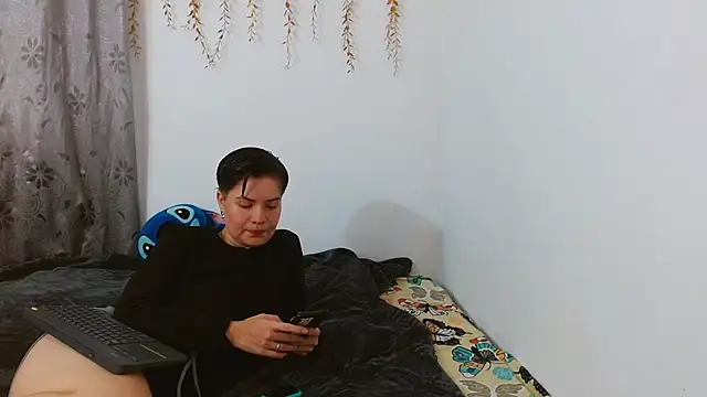 AmbarAndValery online show from October 2025 04:33:02 AM