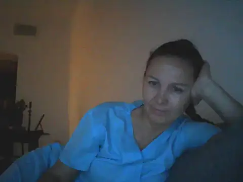 Avelinii online show from May 2026 03:07:02 PM