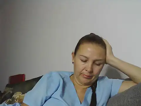 Avelinii online show from May 2026 04:04:02 PM