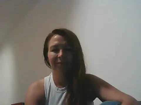 Avelinii online show from May 2026 07:42:02 PM