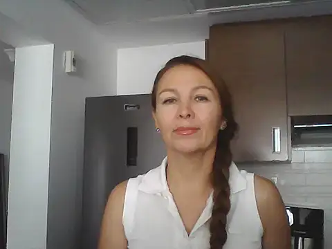 Avelinii online show from May 2026 07:25:01 AM