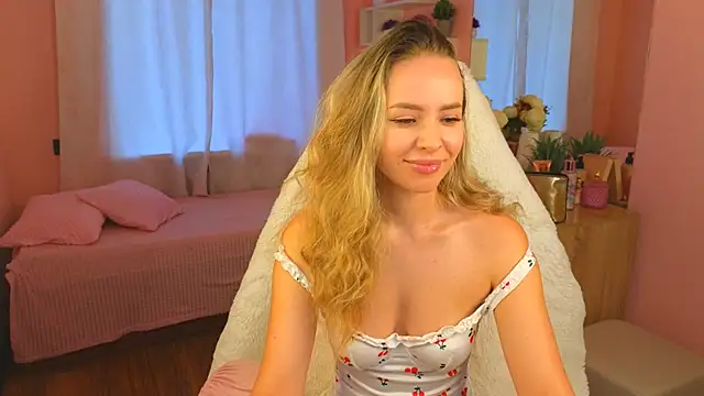 Snapshot of Hloya_Mei chatting on September 2025 01:00:01 AM Hloya Mei online show from September 2025 01:00:01 AM