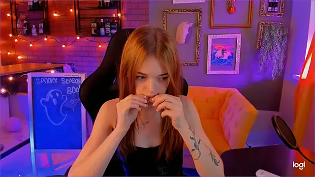 FlexyFox online show from October 2025 09:40:02 AM