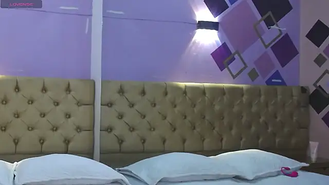 Aisha Noir online show from October 2025 12:00:02 PM