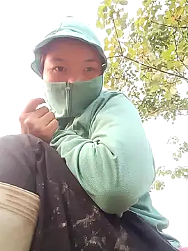 Huyen x online show from April 2026 10:35:02 AM