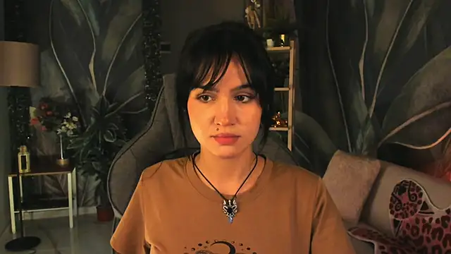 MonicaFarmer online show from October 2025 05:35:01 PM