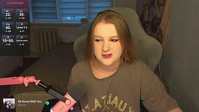 OliviaBlade online show from October 2025 01:09:01 PM