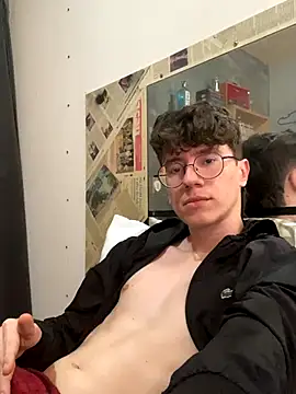 Snapshot of HeiRique chatting on October 2025 07:24:01 PM HeiRique online show from October 2025 07:24:01 PM