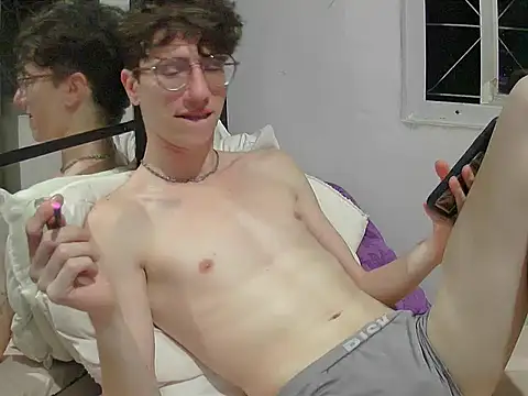 Snapshot of HeiRique chatting on November 2025 06:15:02 AM HeiRique online show from November 2025 06:15:02 AM