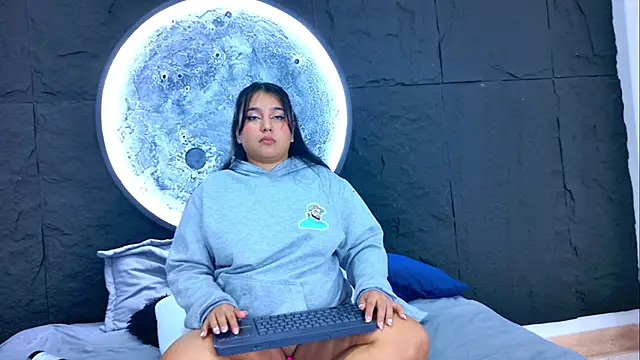 IvannaaVega online show from April 2026 05:05:01 AM