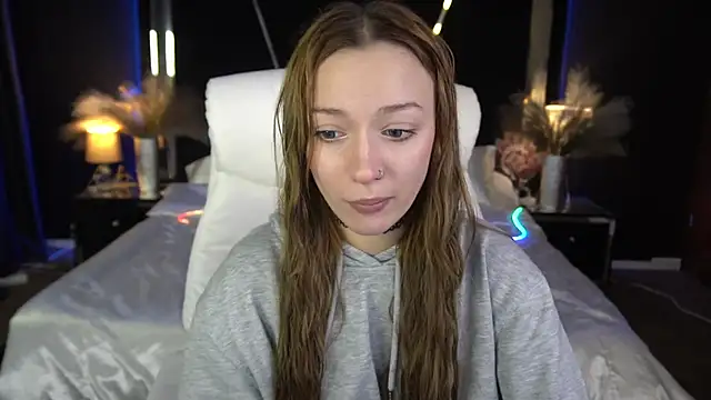 FoxyMayy online show from December 2025 02:11:01 PM