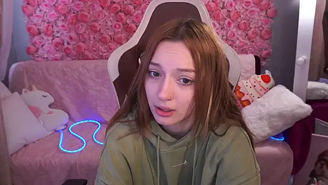 Snapshot of FoxyMayy chatting on May 2026 06:31:02 AM FoxyMayy online show from May 2026 06:31:02 AM