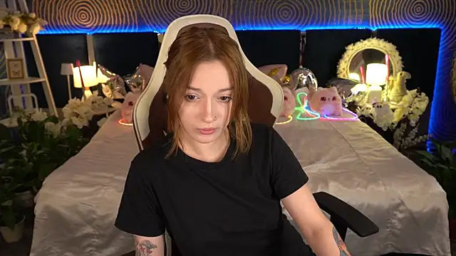 Snapshot of FoxyMayy chatting on June 2026 01:09:02 PM FoxyMayy online show from June 2026 01:09:02 PM