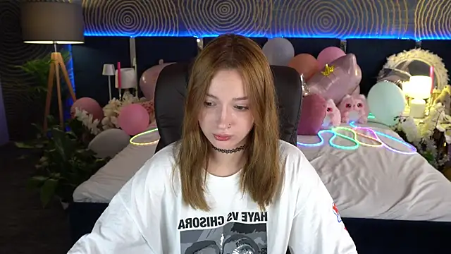 Snapshot of FoxyMayy chatting on July 2026 05:45:01 AM FoxyMayy online show from July 2026 05:45:01 AM