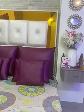 Leslie Bussh  online show from April 2026 04:50:02 PM