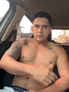 Snapshot of big-tyler chatting on November 2025 01:28:02 PM big-tyler online show from November 2025 01:28:02 PM