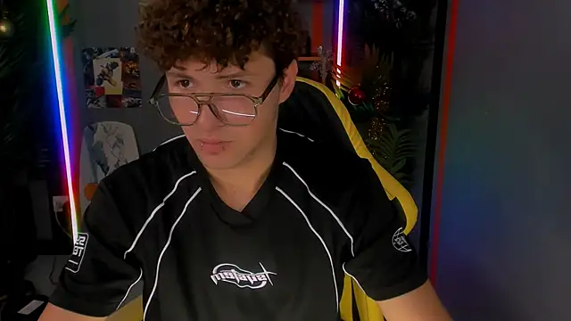 Snapshot of JonnyDarka chatting on December 2025 03:40:02 PM JonnyDarka online show from December 2025 03:40:02 PM