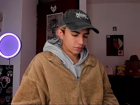 guynextdo0r online show from October 2025 02:36:02 PM