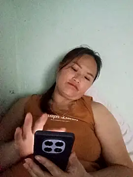 Snapshot of Tamara-a chatting on February 2026 10:15:02 AM Tamara-a online show from February 2026 10:15:02 AM