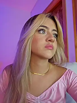 Snapshot of MaryMoon_ chatting on September 2025 02:11:01 AM MaryMoon online show from September 2025 02:11:01 AM