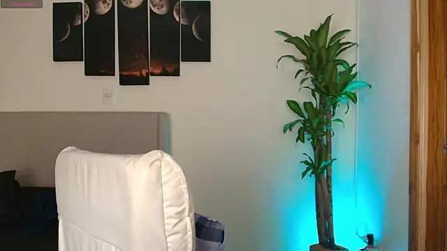 Snapshot of MaryMoon_ chatting on November 2025 09:19:01 PM MaryMoon online show from November 2025 09:19:01 PM