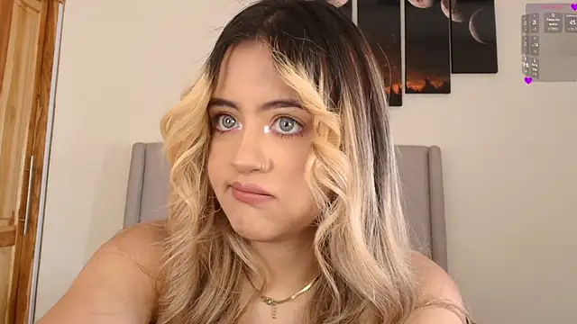 MaryMoon  online show from December 2025 06:02:01 PM