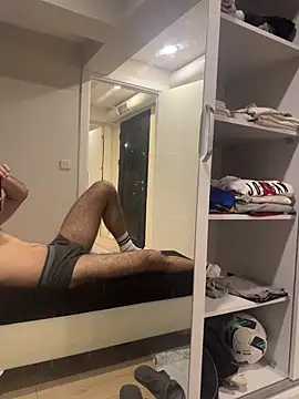 Snapshot of Sovaisback chatting on November 2025 11:28:01 PM Sovaisback online show from November 2025 11:28:01 PM