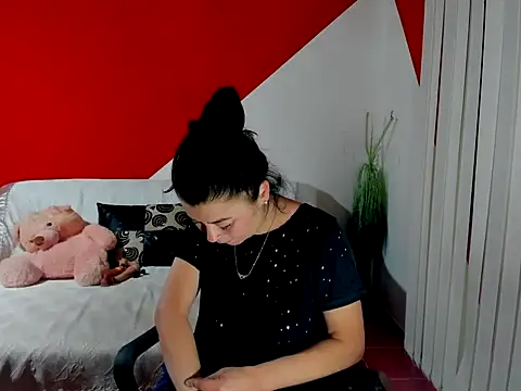 Soffy Skye online show from September 2025 04:17:01 AM