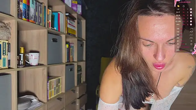 AzureEyes online show from September 2025 04:19:01 PM