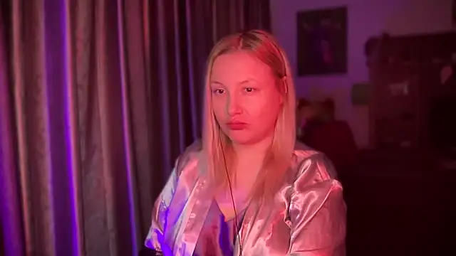 BikiHellena online show from April 2026 06:19:01 AM