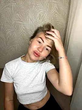 Snapshot of MartaLuna_ chatting on September 2025 09:14:02 AM MartaLuna online show from September 2025 09:14:02 AM