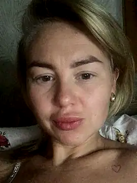 Snapshot of MartaLuna_ chatting on September 2025 09:20:02 PM MartaLuna online show from September 2025 09:20:02 PM