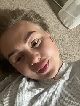 Snapshot of MartaLuna_ chatting on September 2025 08:02:02 PM MartaLuna online show from September 2025 08:02:02 PM