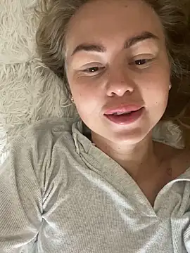 Snapshot of MartaLuna_ chatting on September 2025 08:08:01 AM MartaLuna online show from September 2025 08:08:01 AM