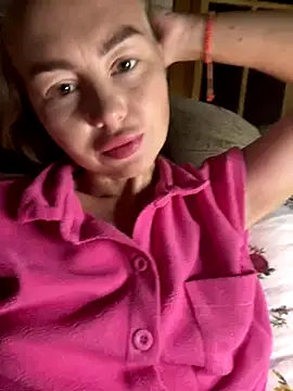 Snapshot of MartaLuna_ chatting on October 2025 08:50:02 PM MartaLuna online show from October 2025 08:50:02 PM