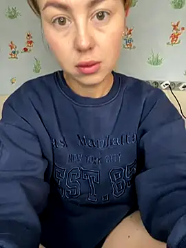 Snapshot of MartaLuna_ chatting on October 2025 12:46:01 PM MartaLuna online show from October 2025 12:46:01 PM