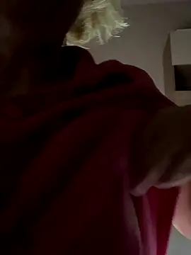 Snapshot of MartaLuna_ chatting on October 2025 08:28:02 PM MartaLuna online show from October 2025 08:28:02 PM