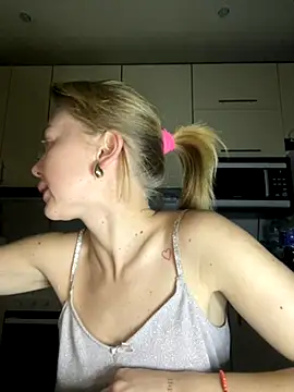 Snapshot of MartaLuna_ chatting on November 2025 07:26:02 PM MartaLuna online show from November 2025 07:26:02 PM