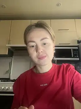 Snapshot of MartaLuna_ chatting on November 2025 11:57:02 AM MartaLuna online show from November 2025 11:57:02 AM