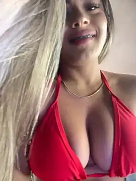 Snapshot of MayaMoanXXX chatting on November 2025 01:10:02 PM MayaMoanXXX online show from November 2025 01:10:02 PM