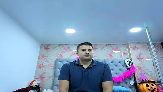 Snapshot of TonnyMorenoo chatting on October 2025 05:37:01 PM TonnyMorenoo online show from October 2025 05:37:01 PM