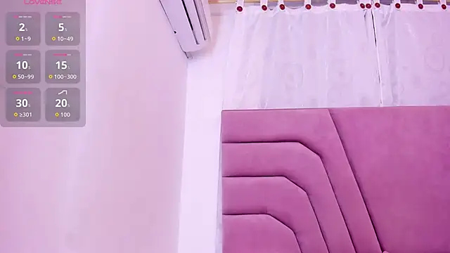 miajhonsonx online show from May 2026 08:17:01 PM