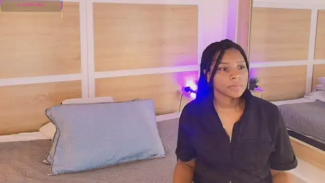 ValeryCortezm online show from October 2025 01:23:04 PM