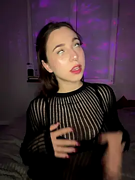 Amelia Peach online show from November 2025 05:40:02 PM