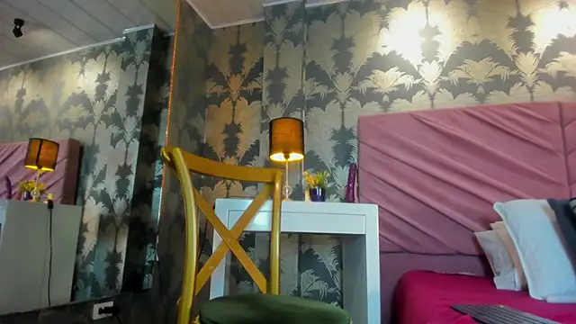 VictoriaQueen Fg online show from November 2025 01:22:02 PM