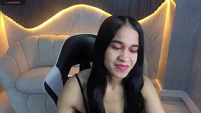 Maia Tx online show from November 2025 12:58:02 PM