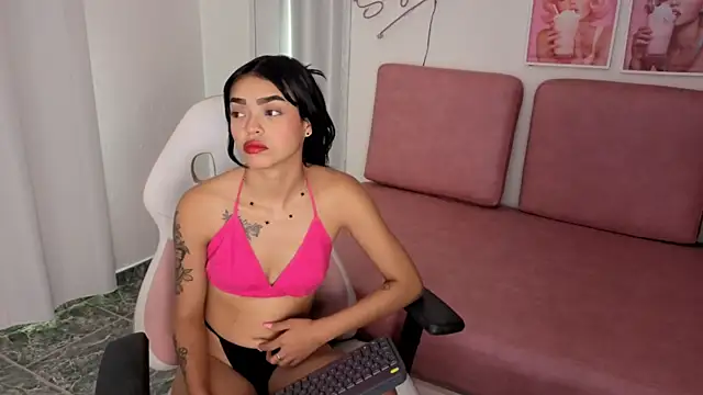 Snapshot of Emmy_sexygirl chatting on September 2025 12:40:01 PM Emmy sexygirl online show from September 2025 12:40:01 PM