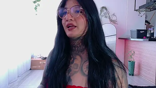 Unatatuada online show from October 2025 07:14:01 PM