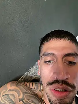 busnfatnutsLildee online show from April 2026 07:18:02 PM