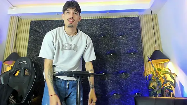 Snapshot of Iam_Steven chatting on September 2025 04:39:02 AM Iam Steven online show from September 2025 04:39:02 AM